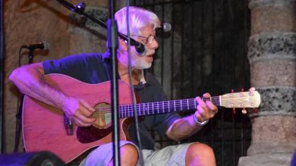 Rilievi delle forze dell’ordine dopo l’incidente mortale a Genova