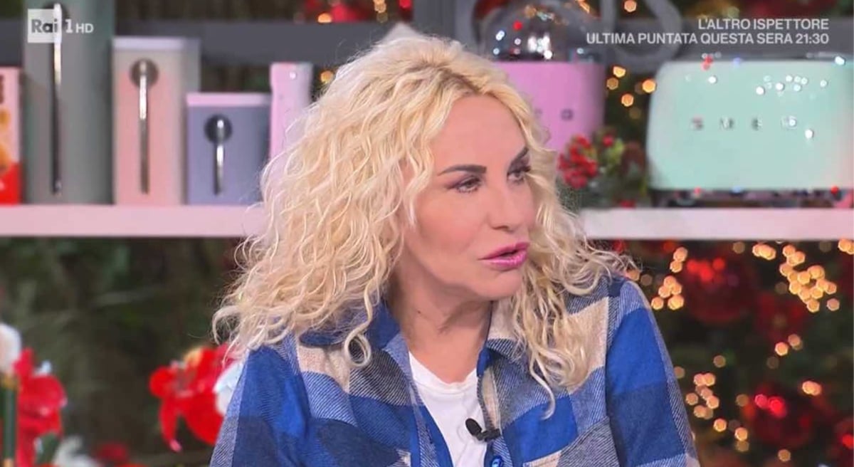 “Sei uno str**o” La reazione di Antonella Clerici alla battuta di Mainardi, caos in diretta “Sei uno str**o” La reazione di Antonella Clerici alla battuta di Mainardi, caos in diretta