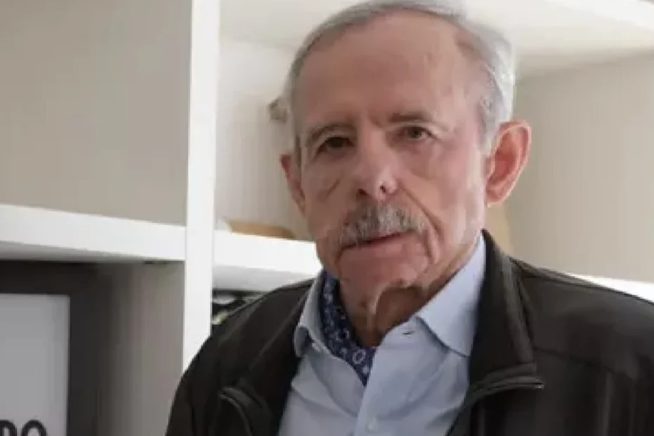 Foto commemorativa di un imprenditore storico italiano