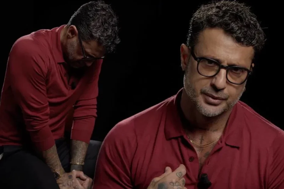 Fabrizio Corona durante la puntata di Falsissimo dedicata al caso Medugno e Pretelli