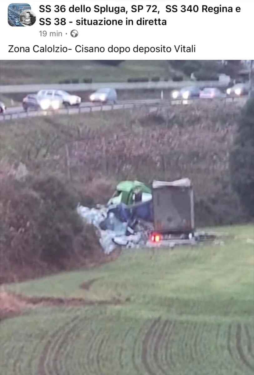 Foto dal luogo dell’incidente a Bisone, camion ribaltato