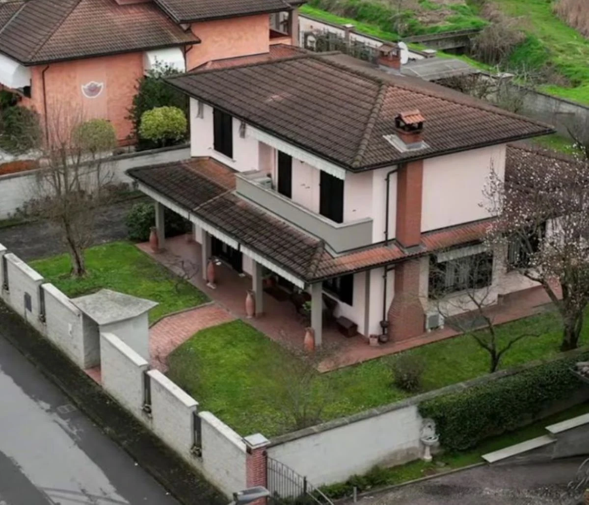 Esterno della villa della famiglia Poggi a Garlasco, luogo dell’omicidio