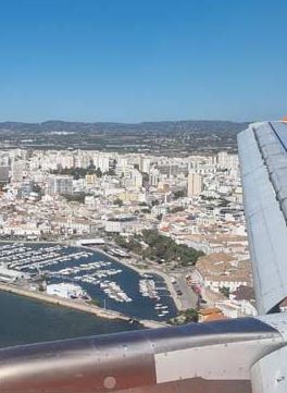 Paura in volo, a bordo 180 persone: shock totale! Anomalia al motore e atterraggio d'emergenza