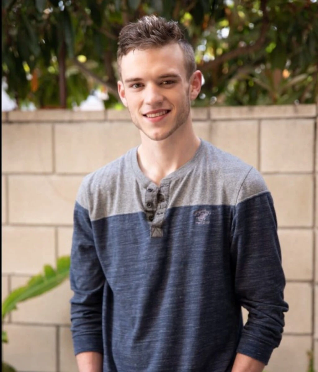 Ritratto di Scott Finn sorridente