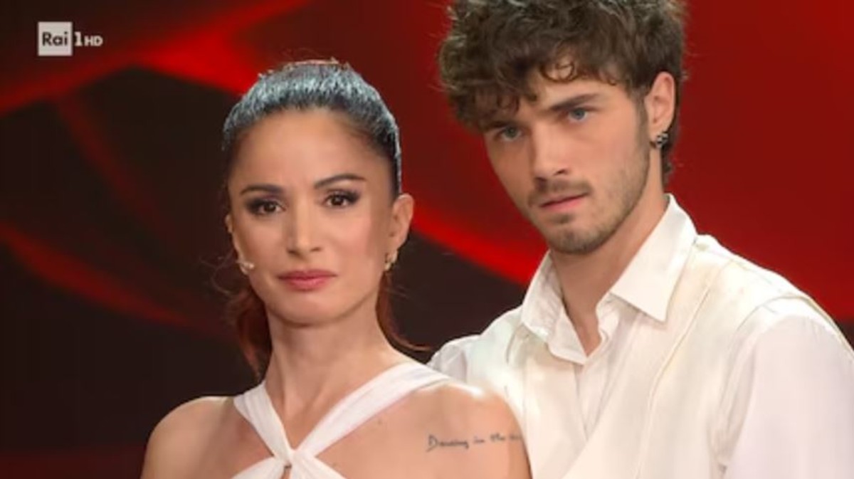 Ballando, attacco disgustoso contro Andrea Delogu: cattiveria senza fine Ballando, attacco disgustoso contro Andrea Delogu: cattiveria senza fine
