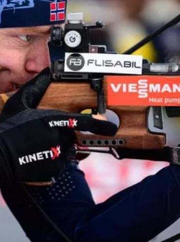 Sivert Guttorm Bakken, il campione di biathlon trovato morto in hotel in Trentino. Aveva 27 anni