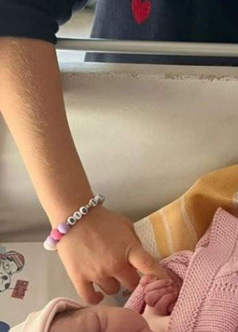 Irene Cioni è mamma bis: l'annuncio dell'ex velina di Striscia la notizia e le foto della figlia Gloria