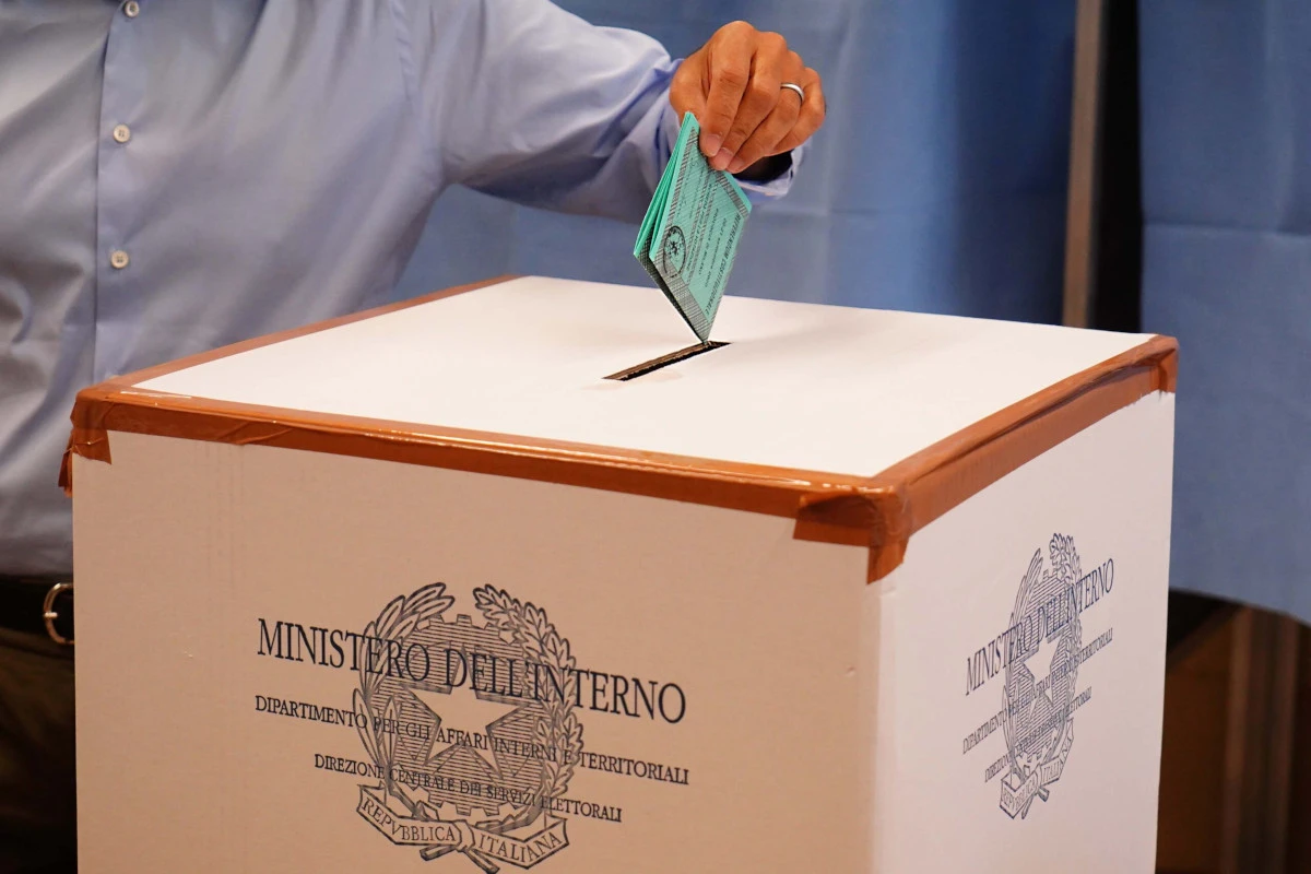 Urne elettorali pronte per il voto