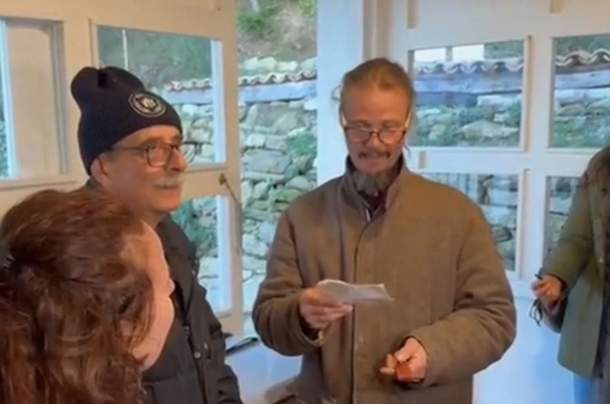 Leonora Carusi durante il trasferimento della famiglia nel casolare