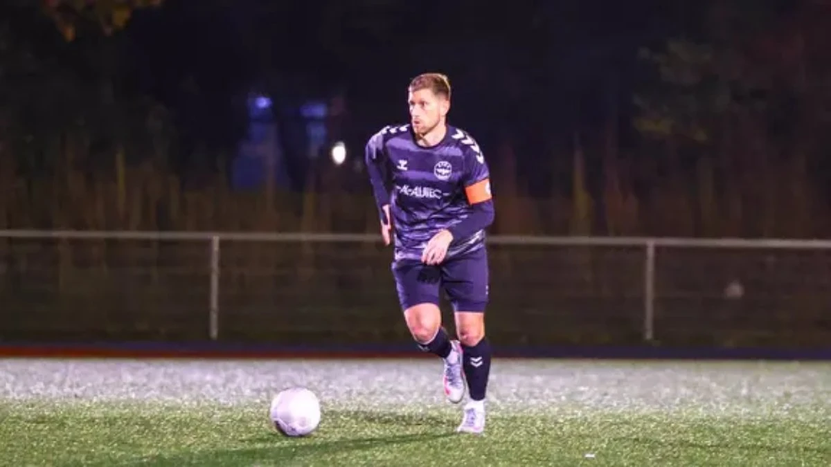 Sebastian Hertner, calciatore tedesco, ritratto in campo