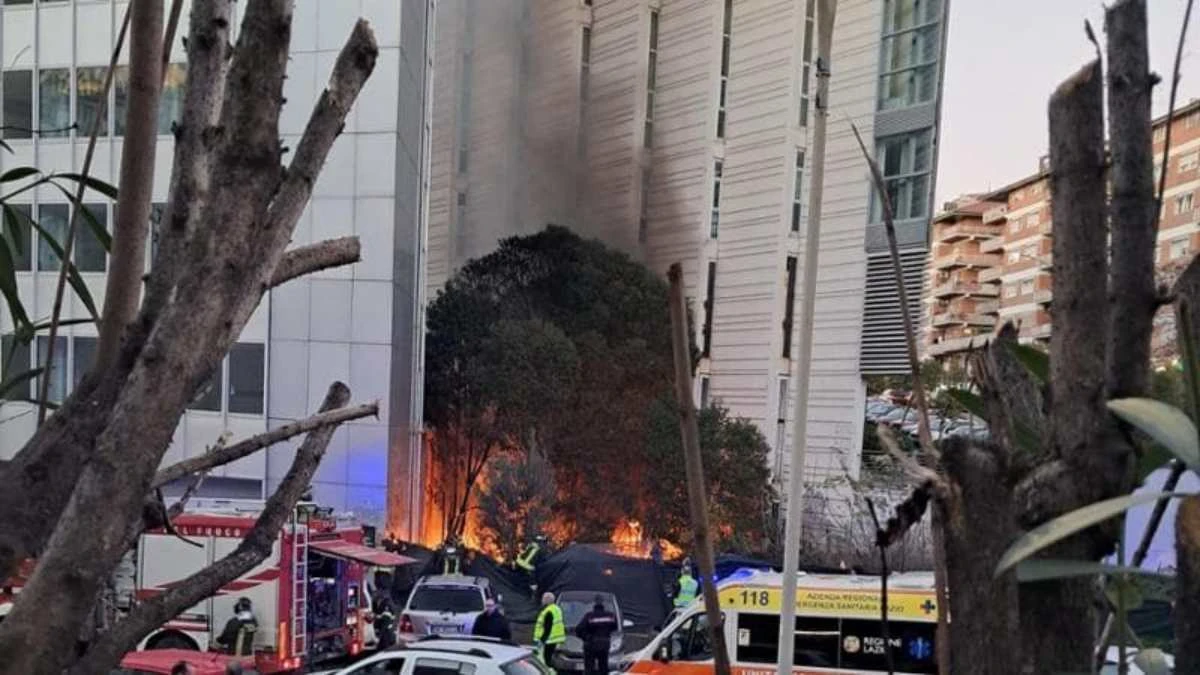Incendio nei pressi della facoltà di Scienze Politiche dell’Università Roma Tre