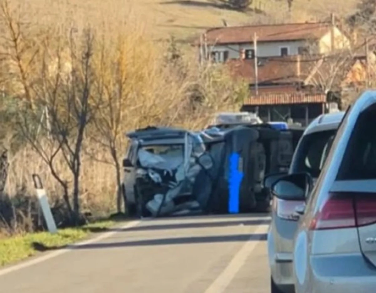 Dettaglio delle auto coinvolte nello scontro frontale vicino a Potenza