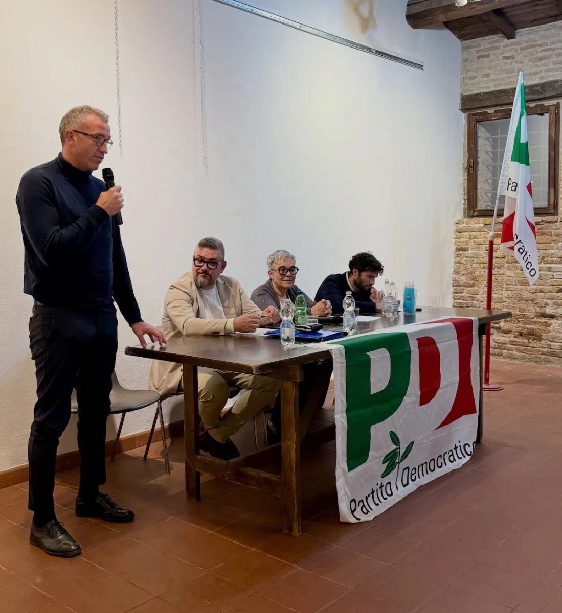 Immagine del sindaco di Cervia Mattia Missiroli durante un evento pubblico