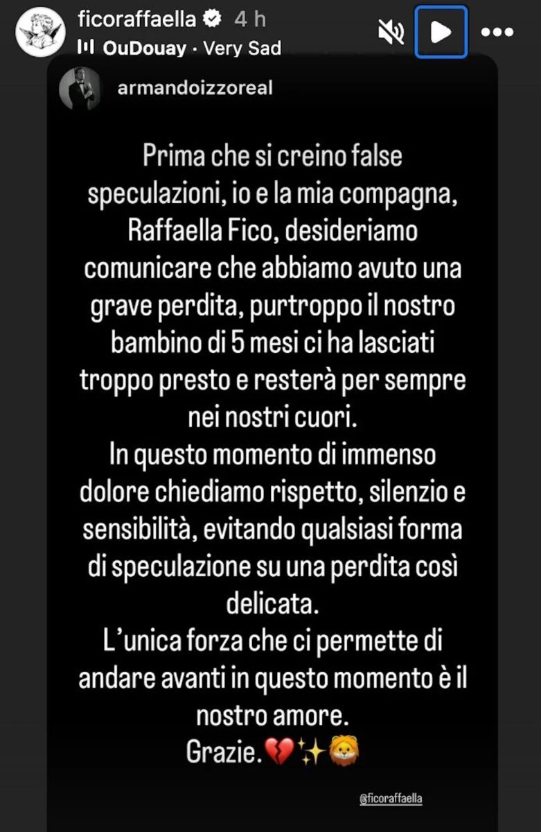 Ritratto di Raffaella Fico sorridente