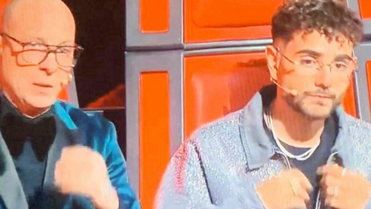 “The Voice Senior”, Clementino crolla in lacrime: “Non voglio più vederti” “The Voice Senior”, Clementino crolla in lacrime: “Non voglio più vederti”