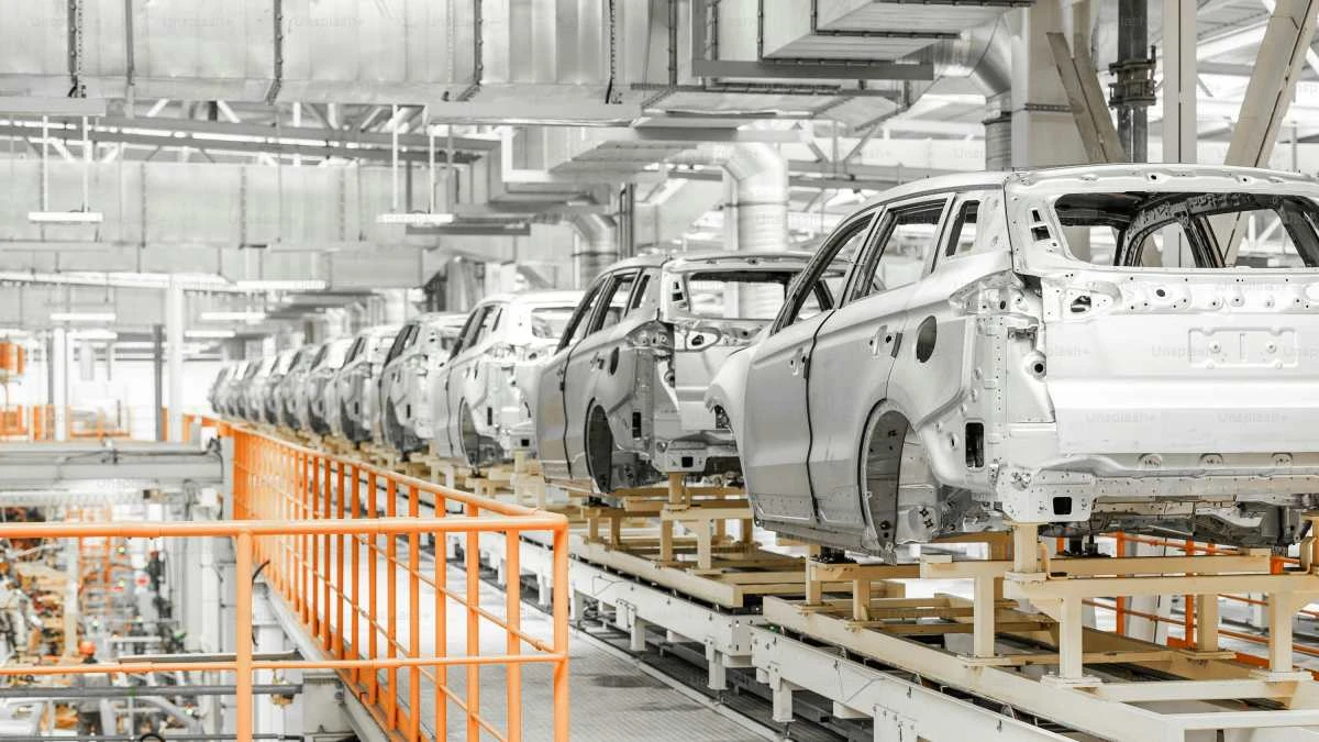 tutti a casa si ferma la grande fabbrica di auto non era mai successo in 88 anni da Tvzap.it tutti a casa si ferma la grande fabbrica di auto non era mai successo in 88 anni