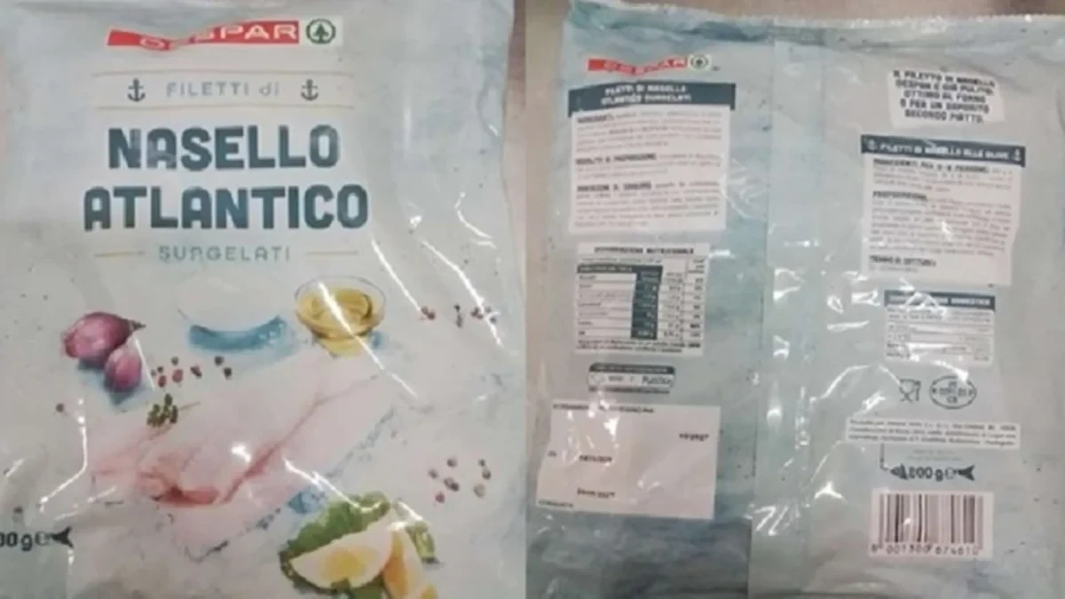 Primo piano di filetti di pesce surgelato, a rappresentare il prodotto richiamato