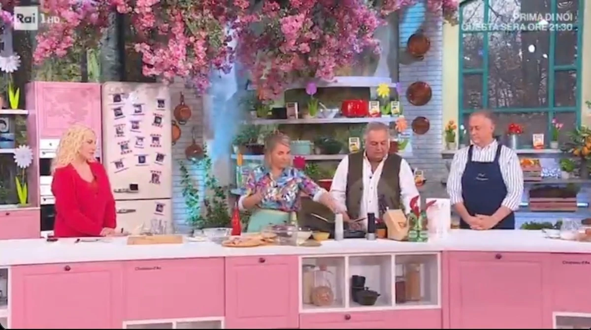 Antonella Clerici durante una puntata di È sempre mezzogiorno