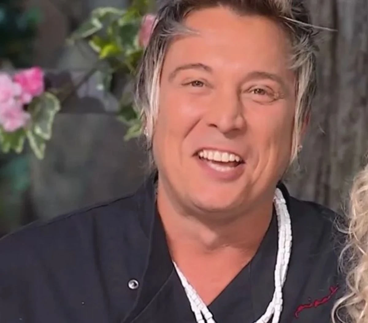 Lo chef Andrea Mainardi in primo piano