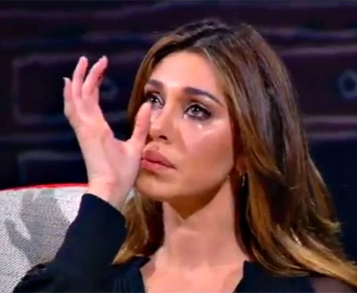 Belen Rodriguez commossa al funerale del padre di Stefano De Martino