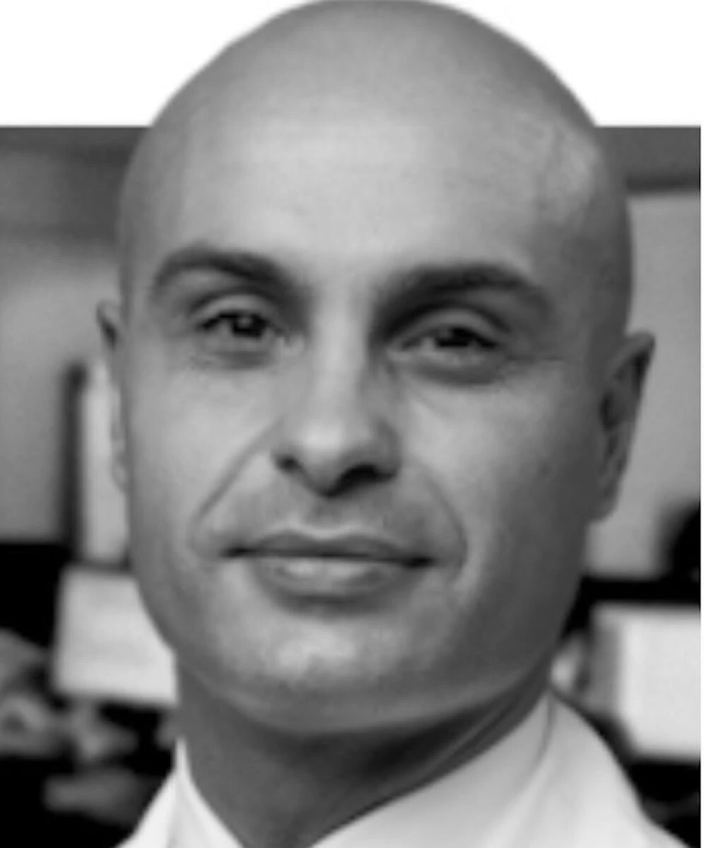 Ritratto del professor Benedetto Longo, esperto di chirurgia plastica ricostruttiva