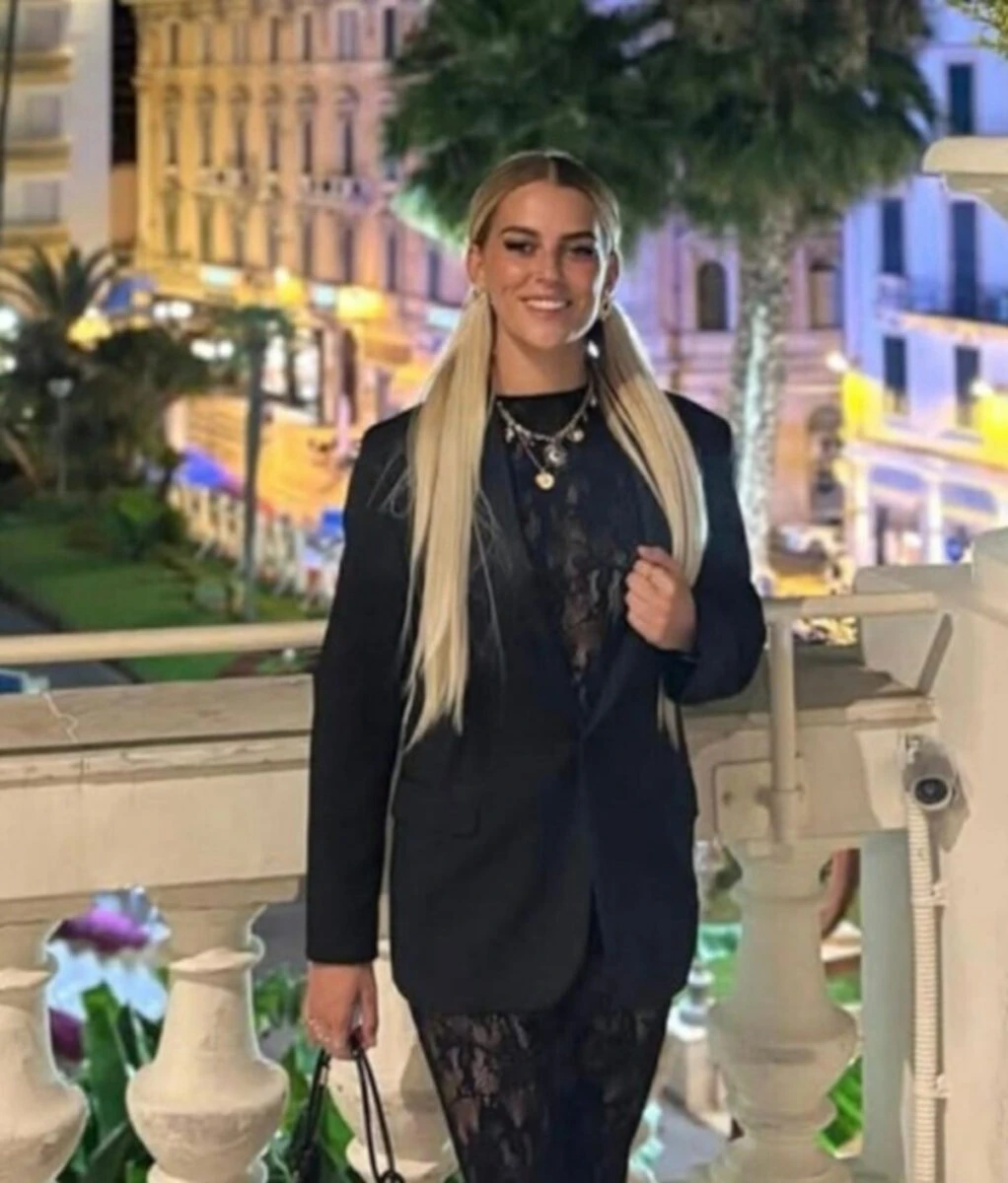 Fotografia di Cyane Panine, vittima dell’incendio al bar Le Constellation