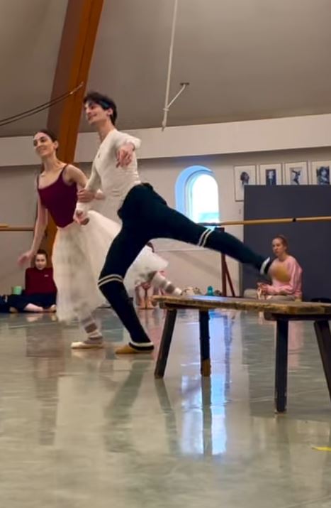 Francesco Piccinin, e il Linfoma non-Hodgkin: come ha riconosciuto i segnali iniziali e come sta oggi il ballerino