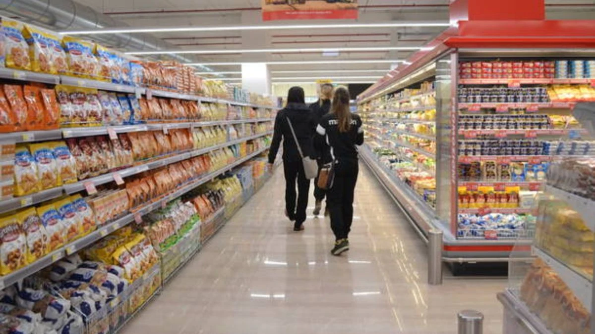 Confezione di filetti di nasello surgelati Despar esposta in un supermercato