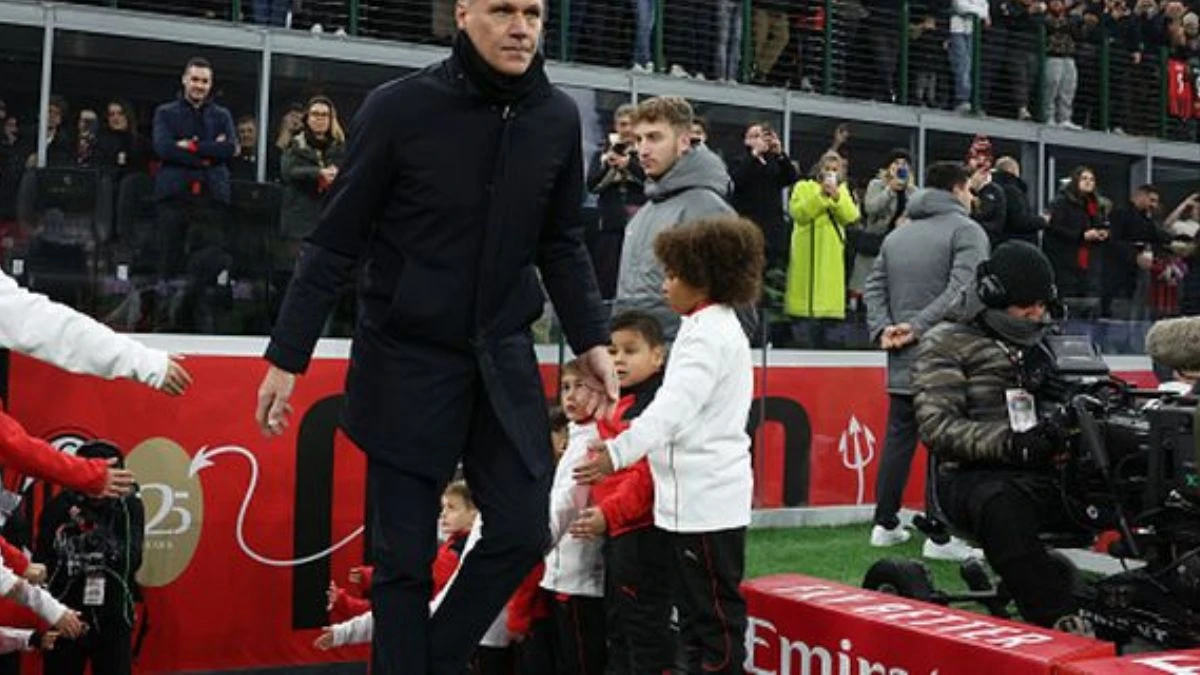 Marco van Basten in uno studio televisivo