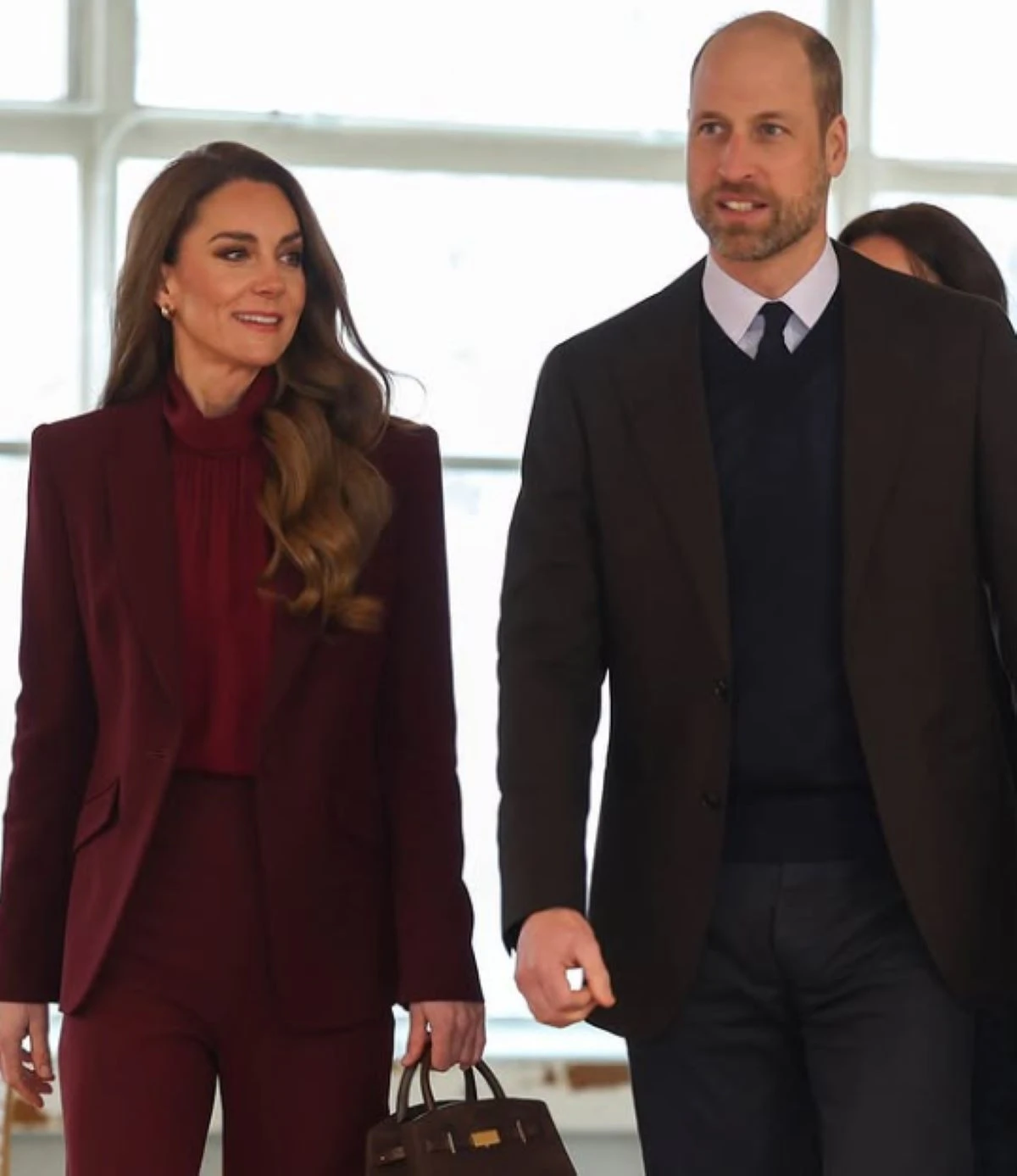 Kate Middleton e il principe William sorridenti in pubblico