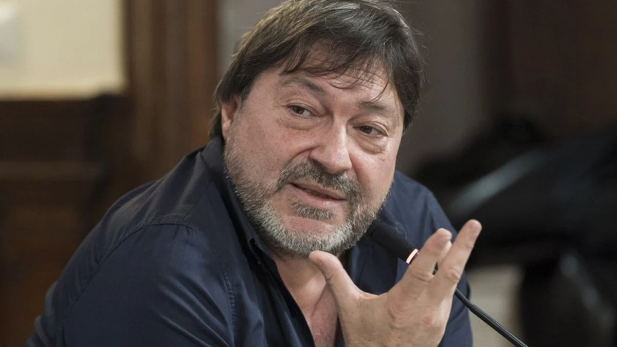 Sigfrido Ranucci durante una puntata di Report su RaiTre