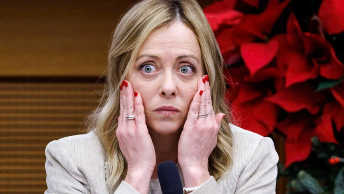 Ritratto di Nicola Gratteri e simbolo di Fratelli d’Italia