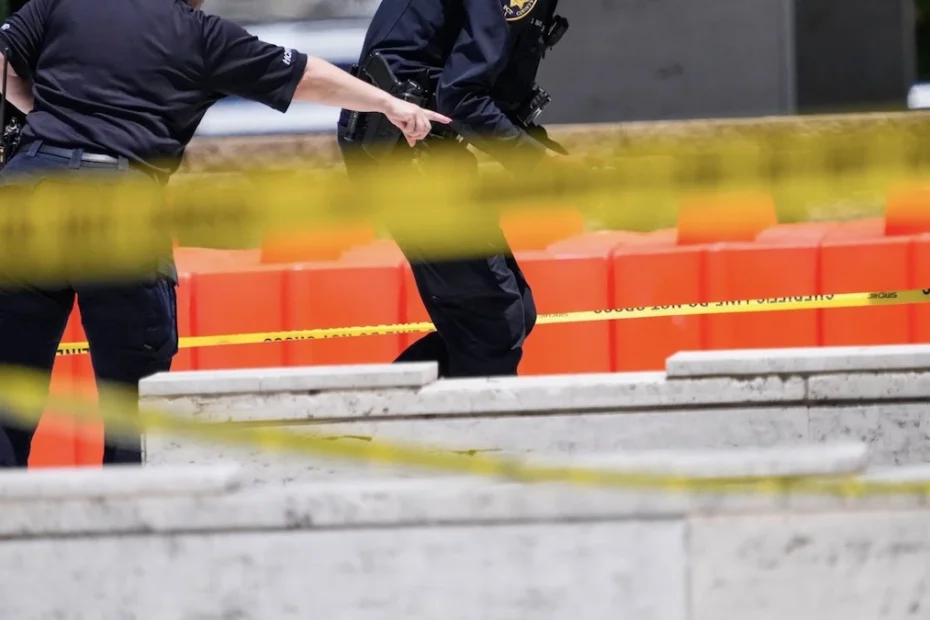 Area transennata dalla polizia dopo la sparatoria nel parcheggio della chiesa mormone a Salt Lake City