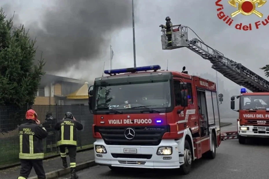 Fumo nei corridoi del padiglione 16 dell