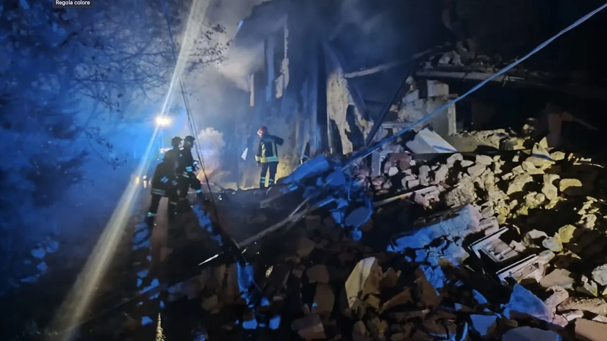 Intervento dei soccorsi dopo esplosione in abitazione tra Il Matto e Ristradelle, provincia di Arezzo
