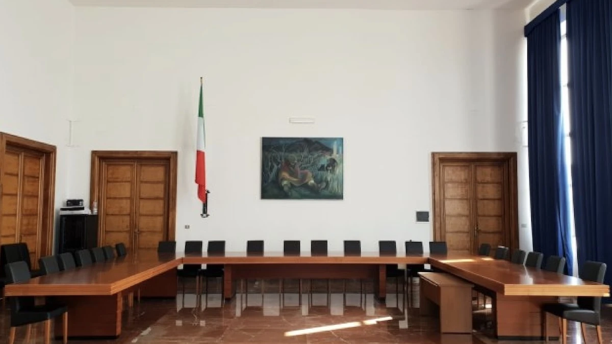 “Si è dimesso, è indagato”. Terremoto nella politica italiana: cosa succede