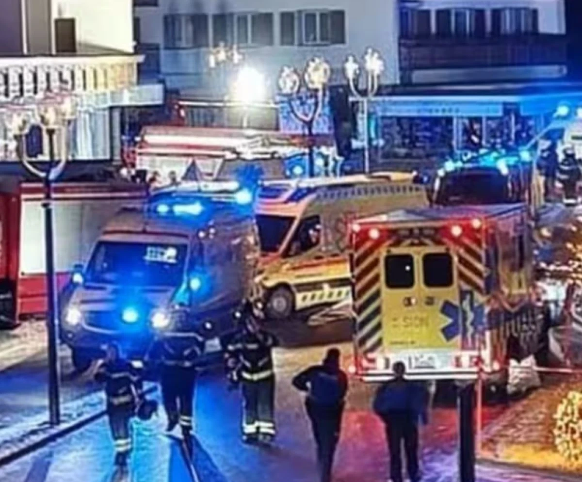Soccorsi e forze dell'ordine sul luogo della strage di Crans Montana