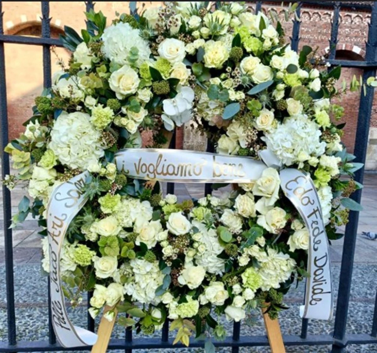 Feretro di Achille Barosi durante i funerali nella Basilica di Sant’Ambrogio a Milano