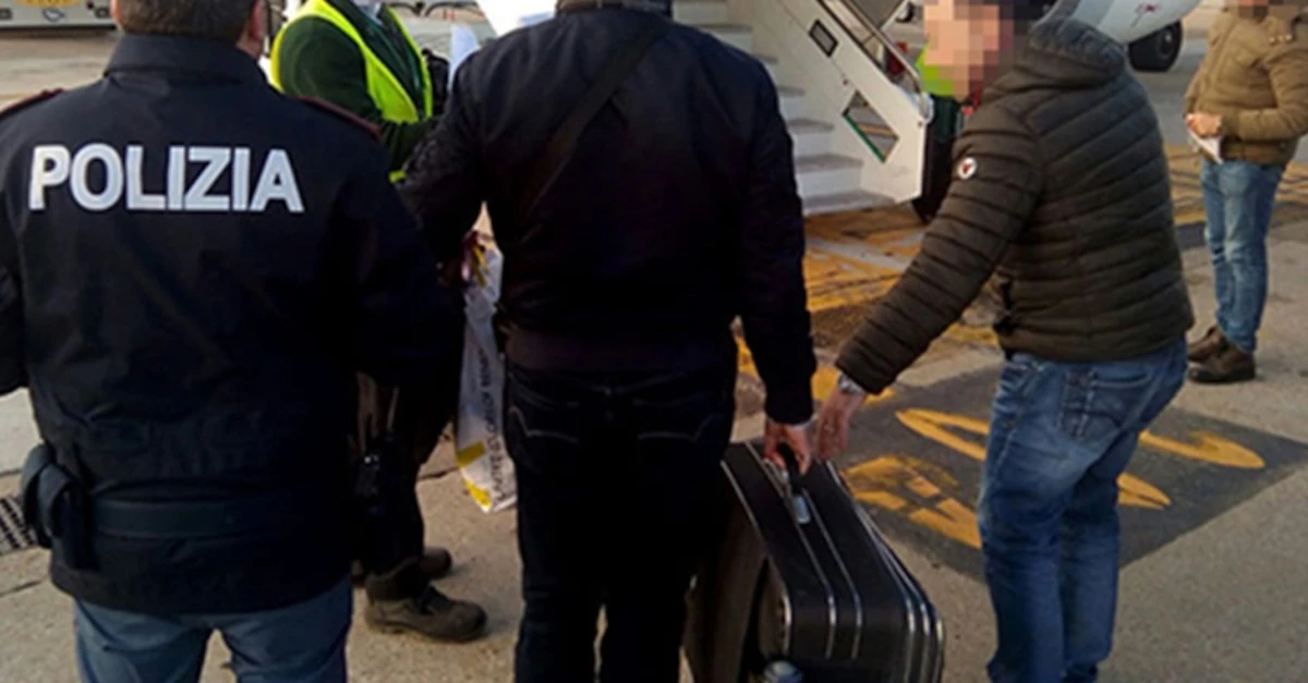 Forze dell'ordine presenti all'aeroporto di Brindisi