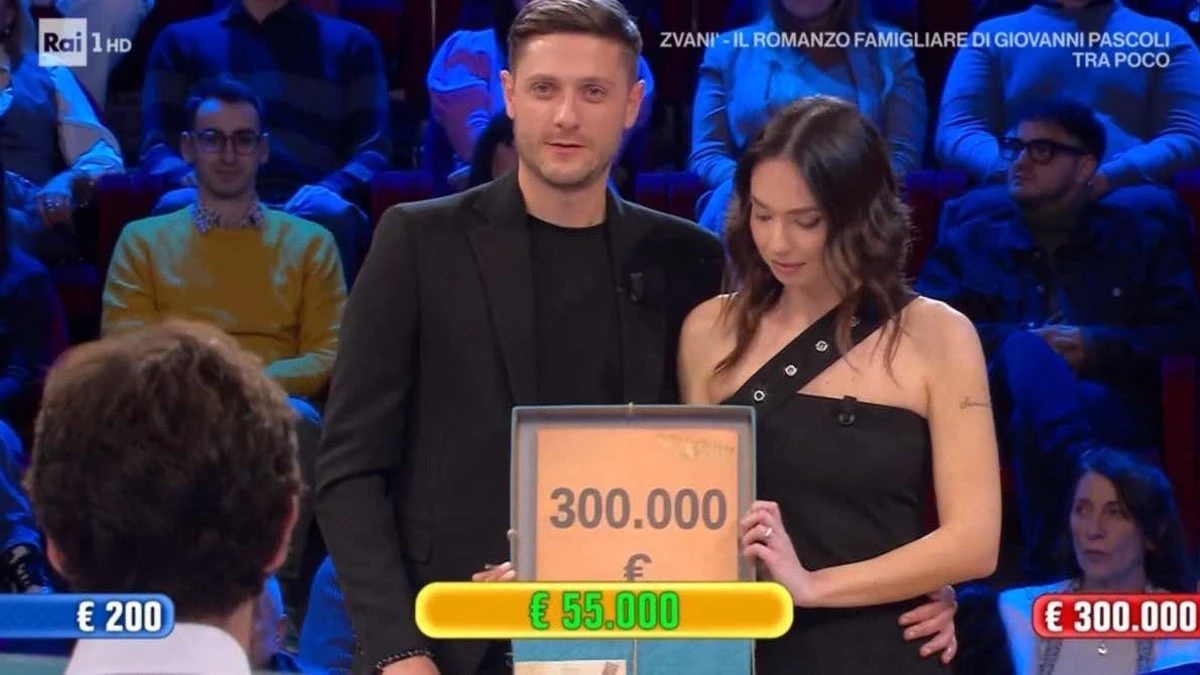 Angelica con il fidanzato Filippo durante la partita ad Affari Tuoi