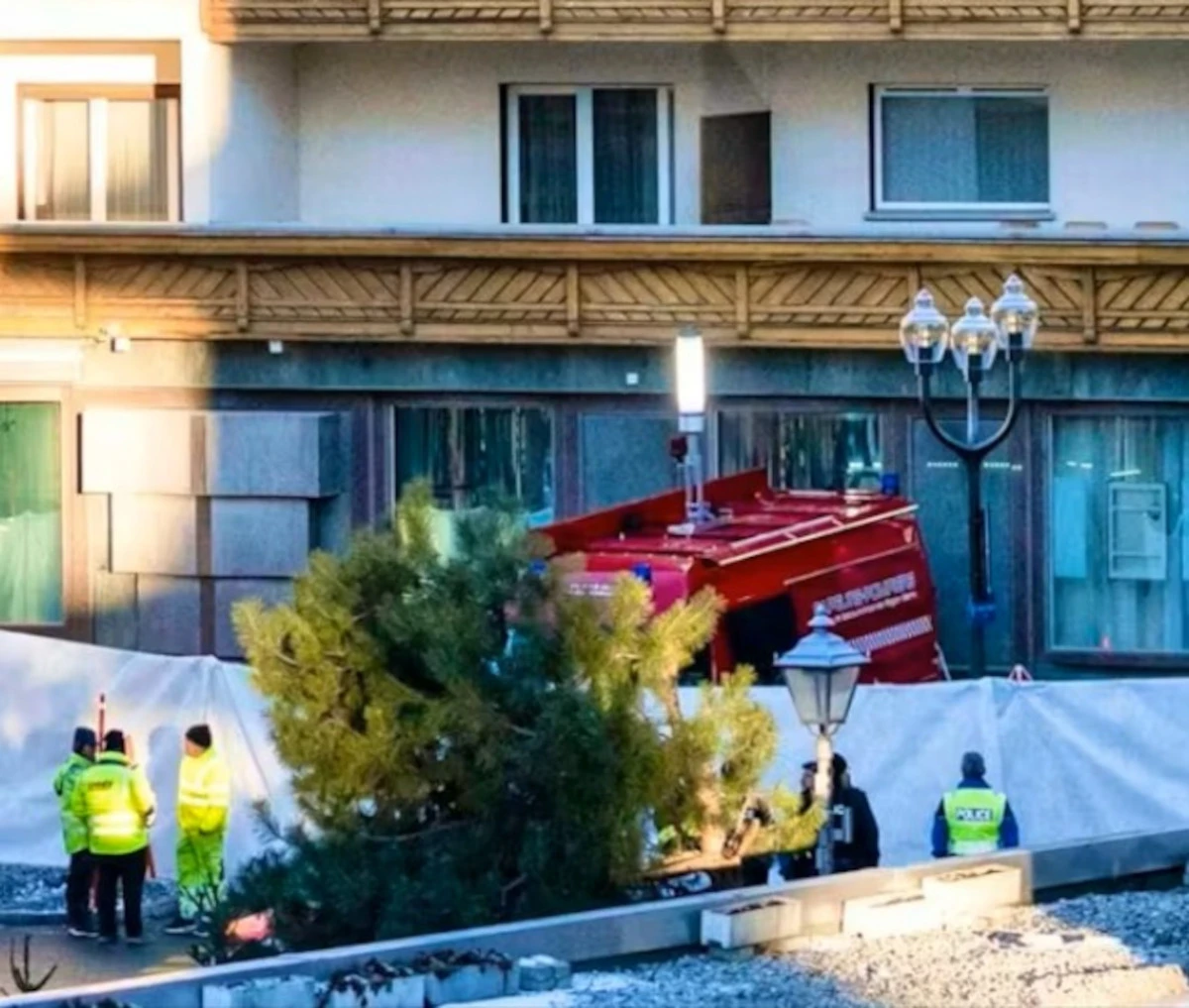 Immagine dei soccorsi intervenuti nell'area della discoteca di Crans-Montana