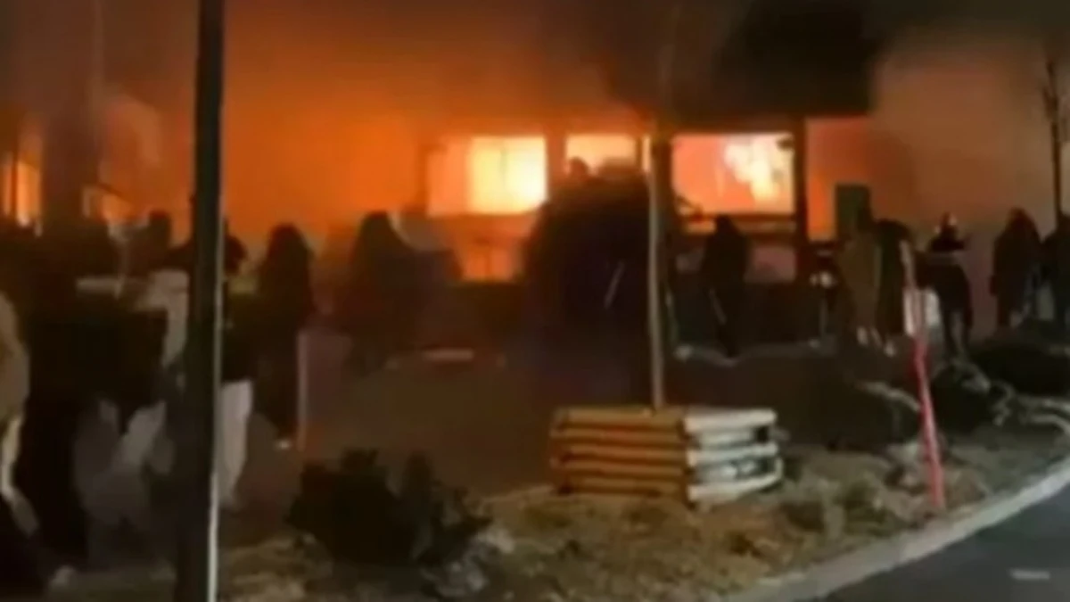 Esterno del locale Constellation a Crans-Montana dopo l'incendio