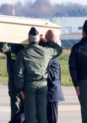 Arrivo della bara in Italia per i funerali