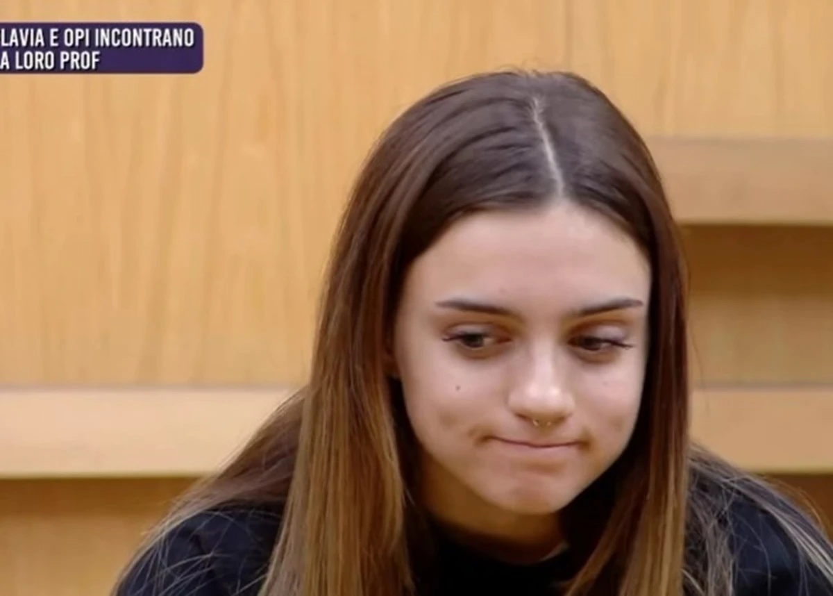 Amici 25, la cantante Flavia durante una performance in studio