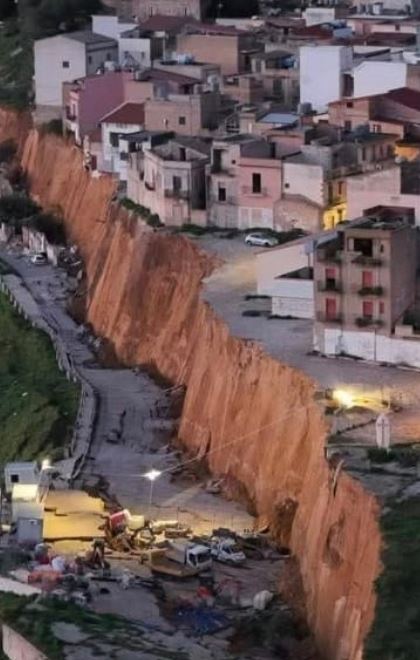 Niscemi, 137 edifici a rischio demolizione dopo la frana: la Regione traccia le fasce di sicurezza