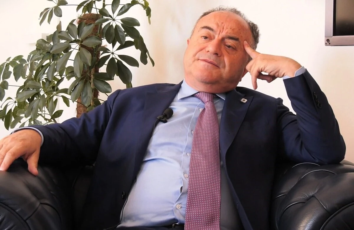 Il procuratore Nicola Gratteri durante una conferenza stampa