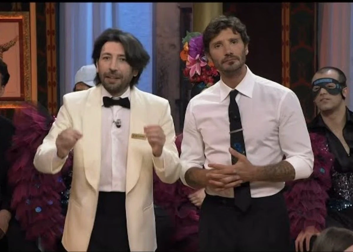 Stefano De Martino scherza sull'assenza di Herbert Ballerina