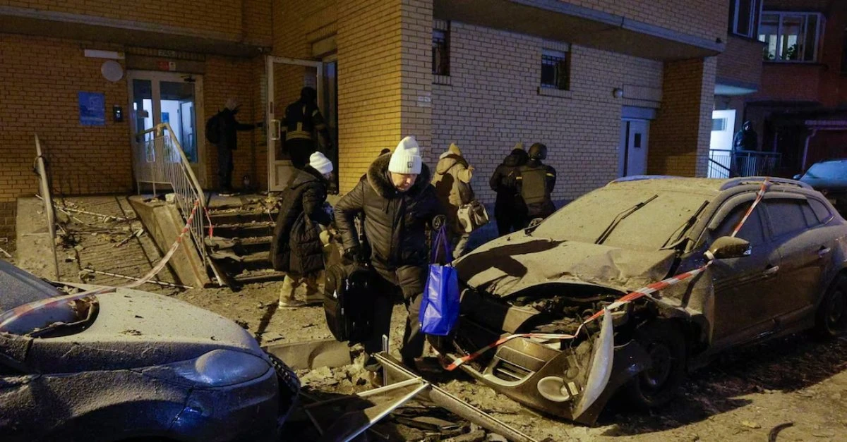 Esplosioni notturne a Kiev durante un raid aereo