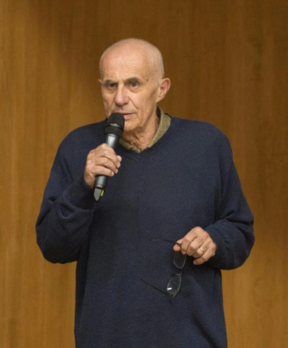 Immagine legata al lutto nel mondo dello spettacolo per la scomparsa di Angelo Foletto