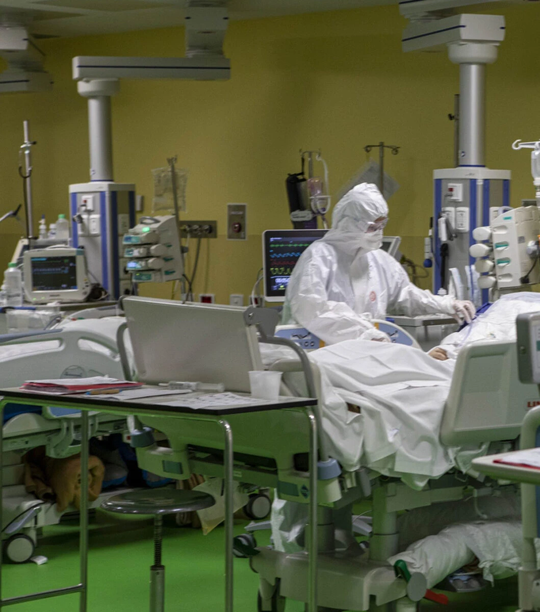 Personale medico impegnato nella cura dei feriti dell'incendio a Crans-Montana